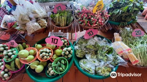 Wat Ta Khian Floating Market