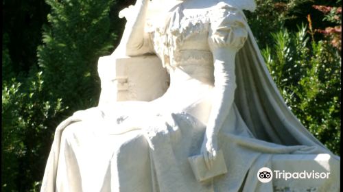 Marble statue of Empress Elisabeth