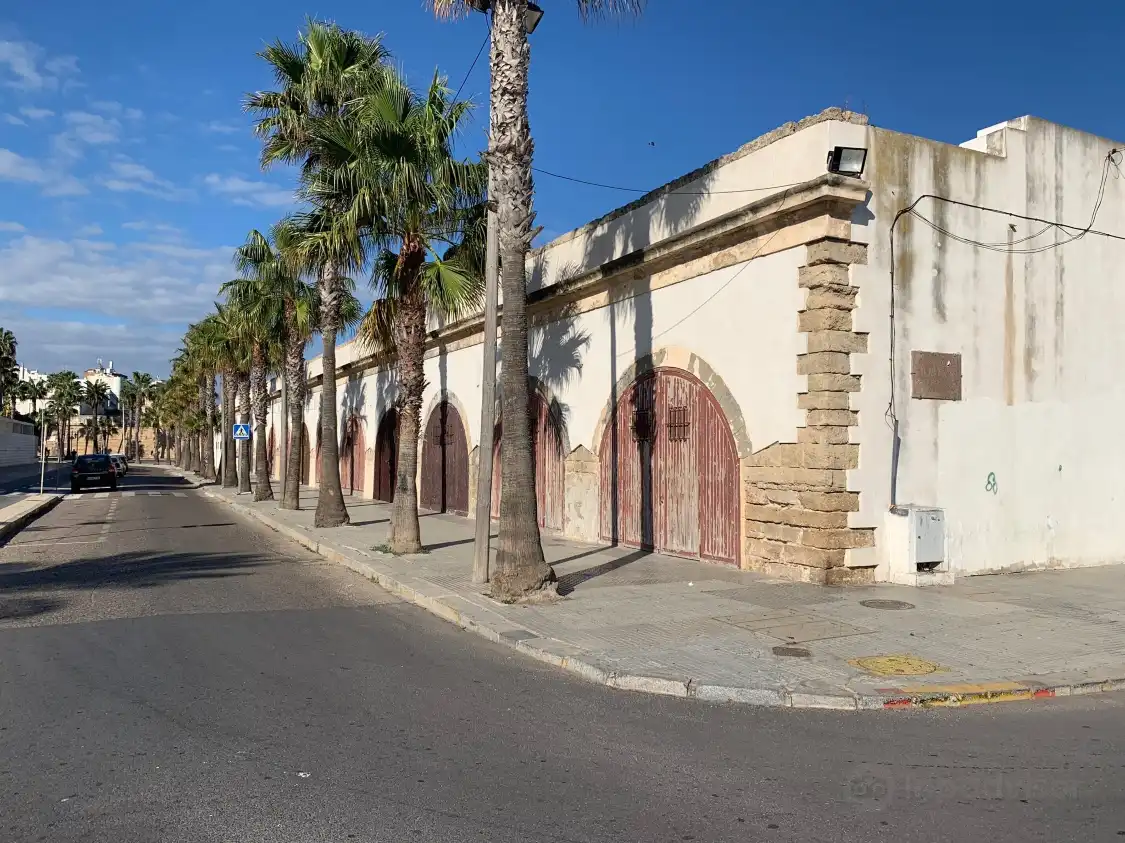 Hotels near Murallas de San Carlos