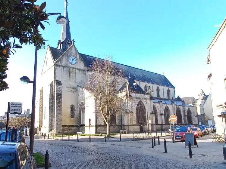 Hotels near Eglise Saint-Leonard
