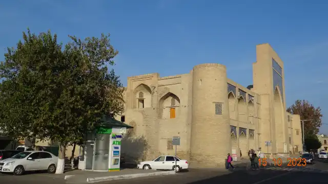 Hotels near Kukeltash Madrasah
