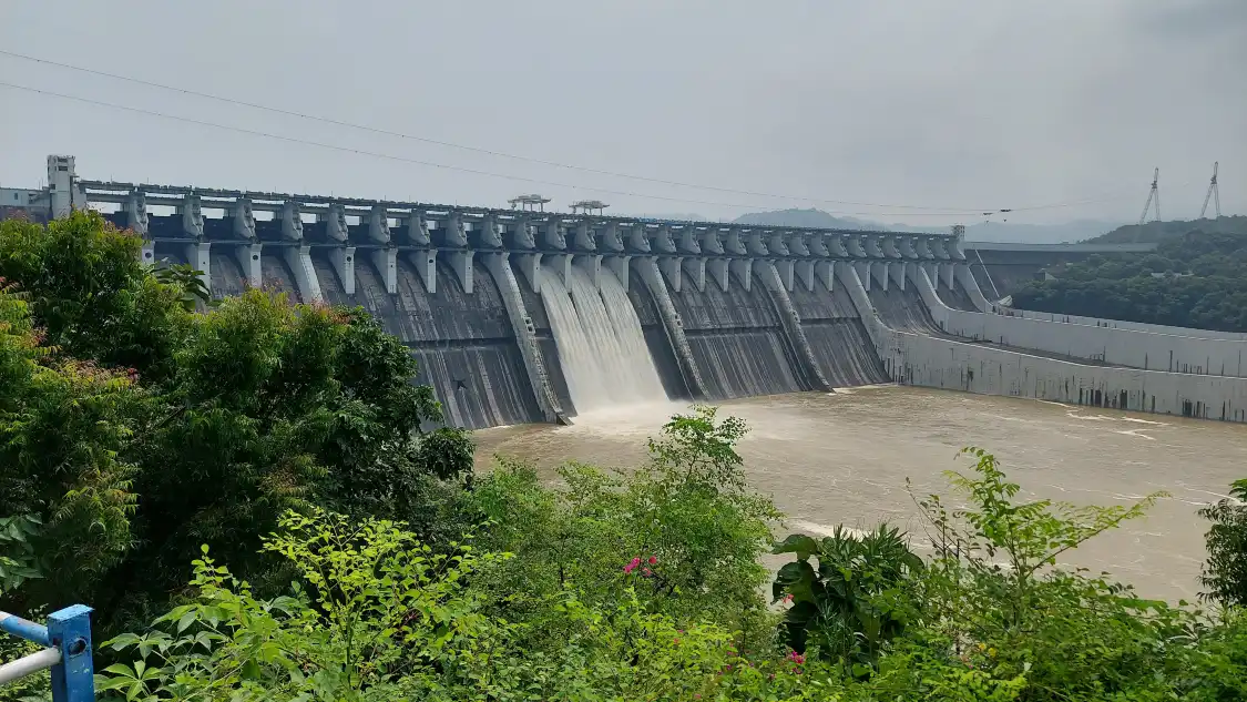 Hotels near Sardar Sarovar Dam