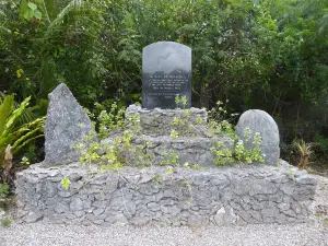 Peniamina's Grave Memorial