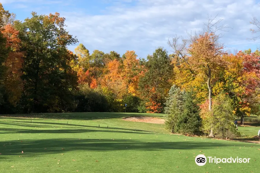 Lake Forest Golf Club