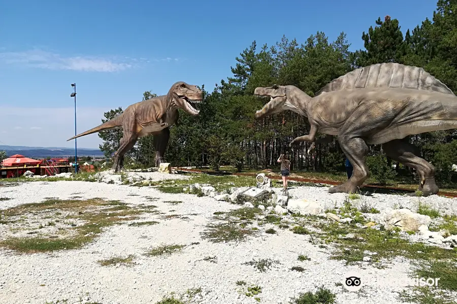 Dinosaur and Adventure Park Rezi