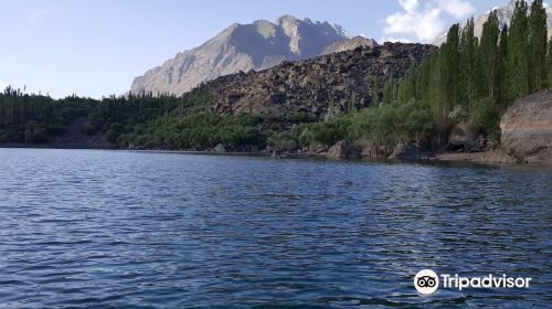 Upper Kachura Lake