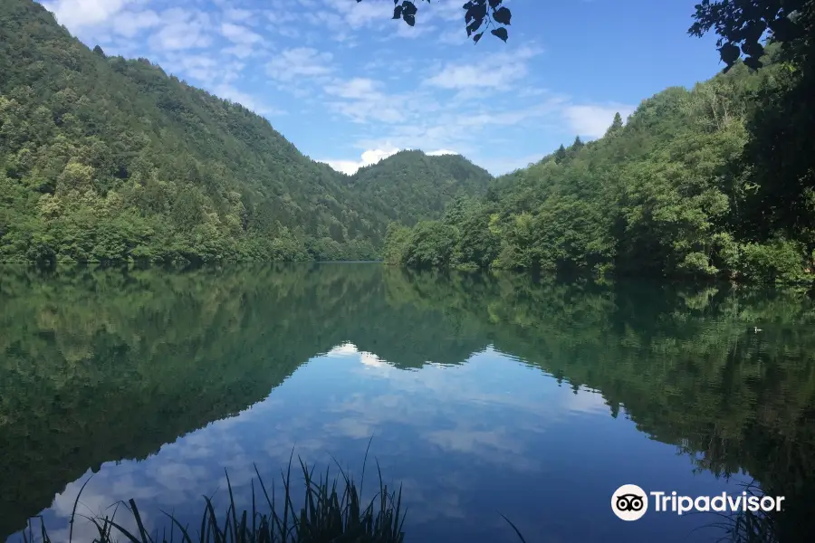 Lungo Lago di Levico (est)