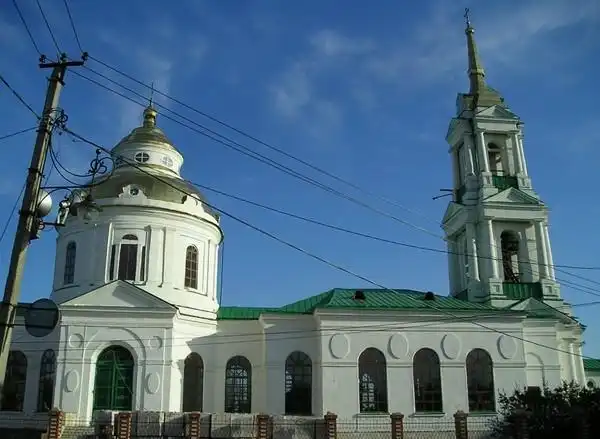 Hotels near Pokrovskiy Sobor