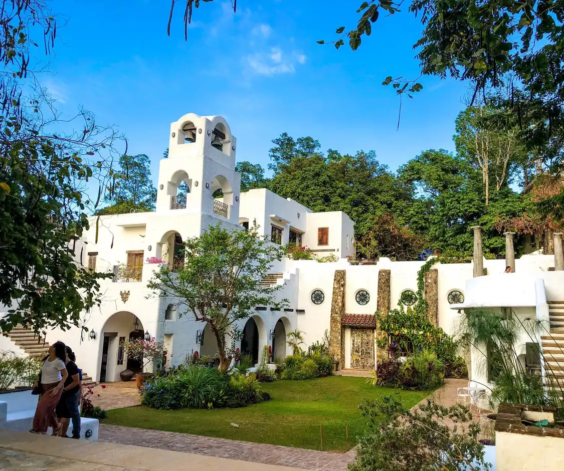 Hotels near Pinto Art Gallery