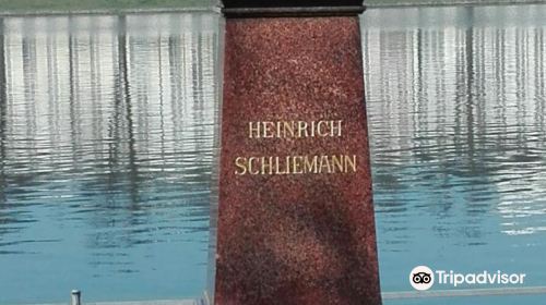Heinrich Schliemann Denkmal