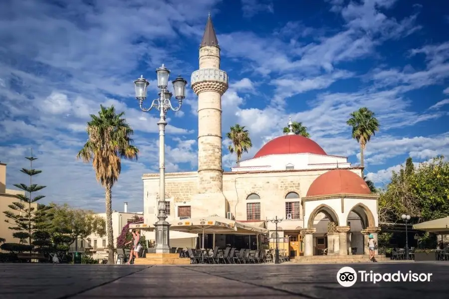 Eleftherias Central Square