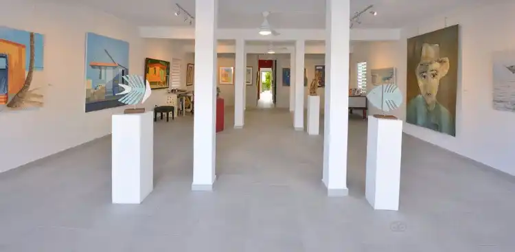 Art Of St Maarten附近的飯店