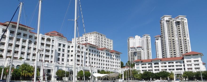 海峽岸廣場