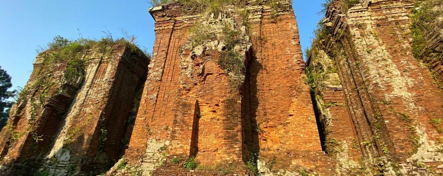 Chien Dan Cham towers