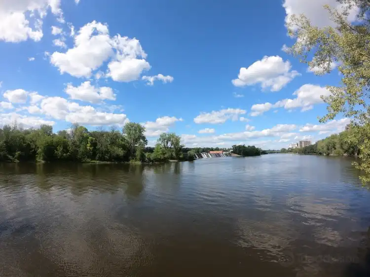 Các khách sạn gần Parc-nature de l'Île-de-la-Visitation