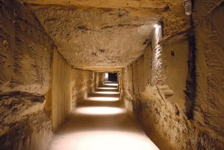 Hotels near Roman catacombs