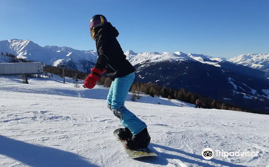 High Five Snowboard School