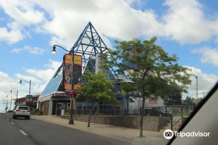 Niagara Freefall And Interactive Center