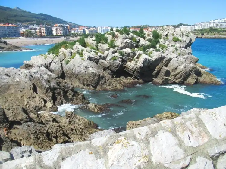 Hotels near Playa Ostende / Urdiales