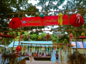 Ban Ton Tan Floating Market