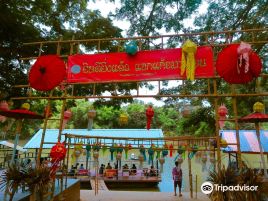 Ban Ton Tan Floating Market