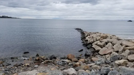 Hole In The Wall Beach