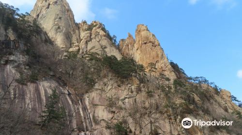 Geumganggul Grotto