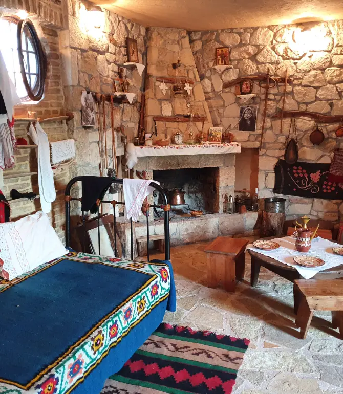 Solomos