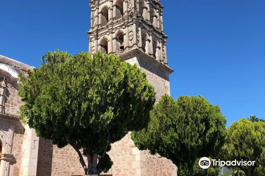 Bishop Reyes Cathedral - Parroquia de la Purisma