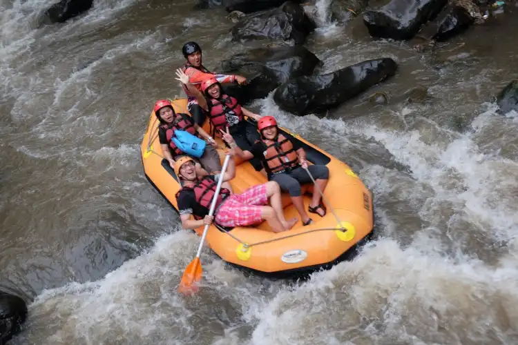 Hotels near Kaliwatu Rafting