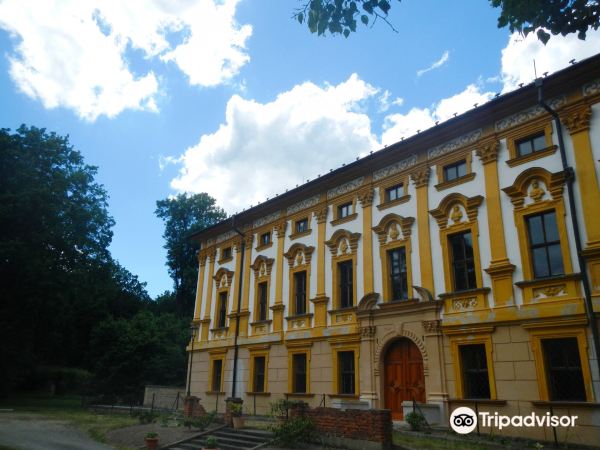Linhartovy Castle