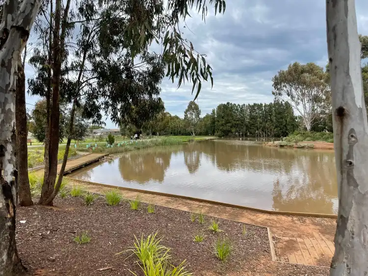 Hotels in Melton West