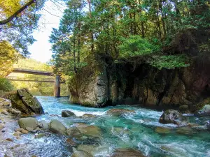 長野県営烏川渓谷緑地 (水辺エリア)