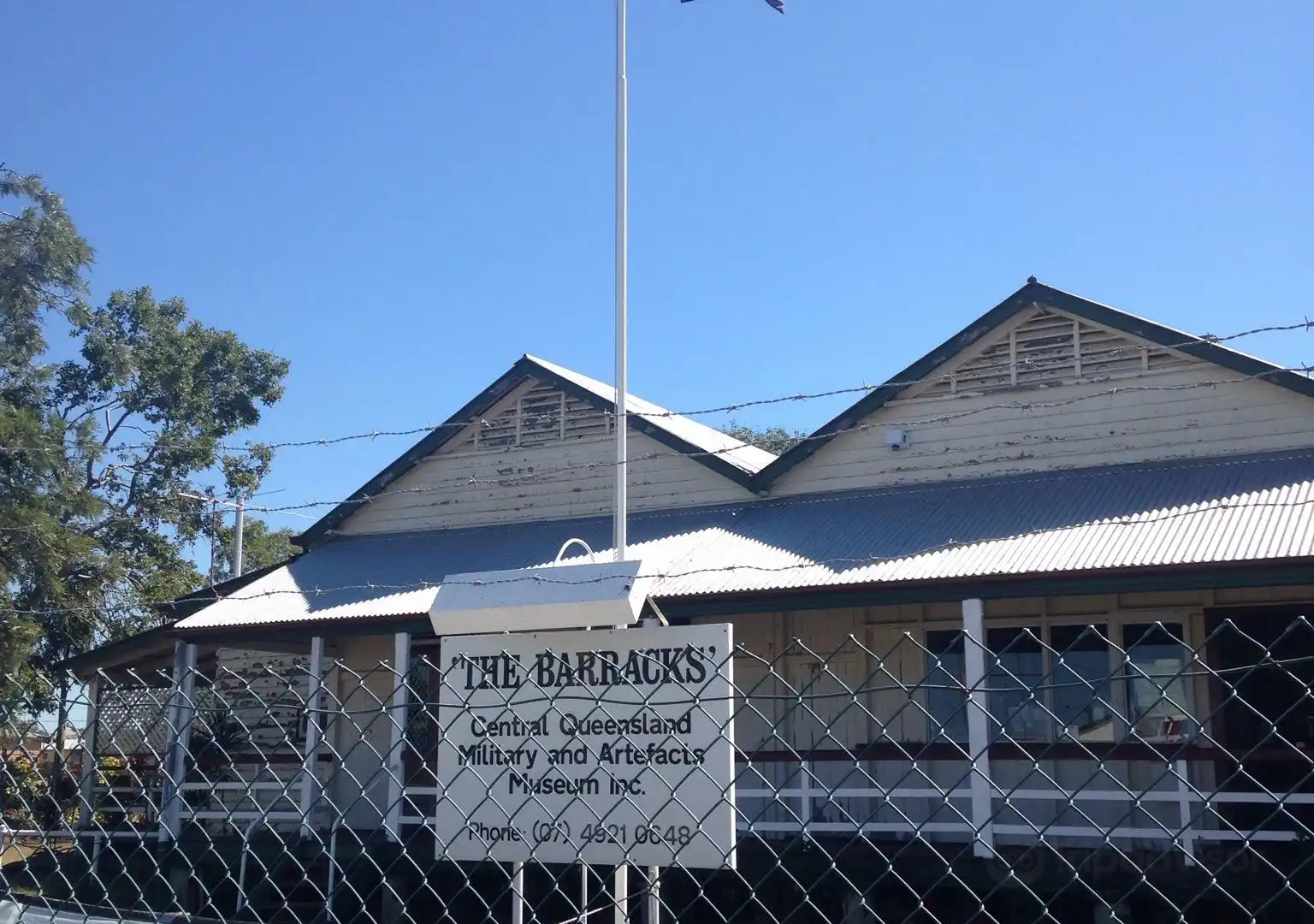 Hotels near Central Queensland Military and Artefacts Museum