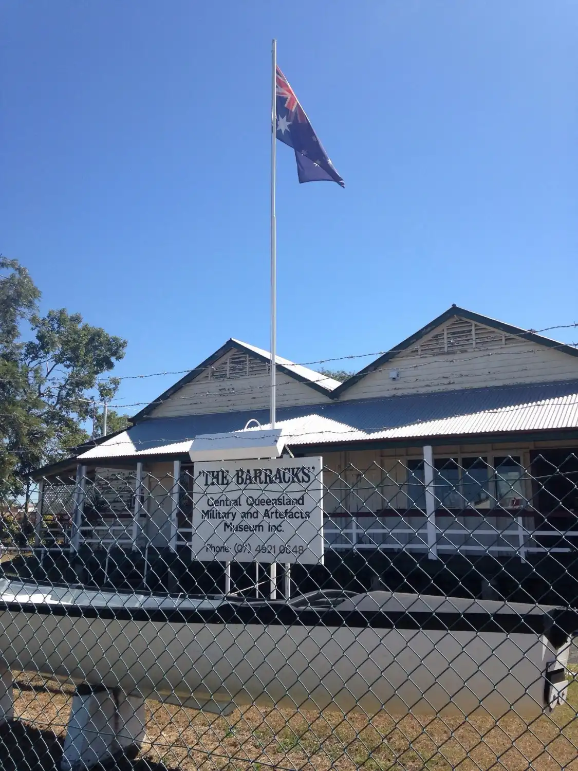 Hotels near Central Queensland Military and Artefacts Museum