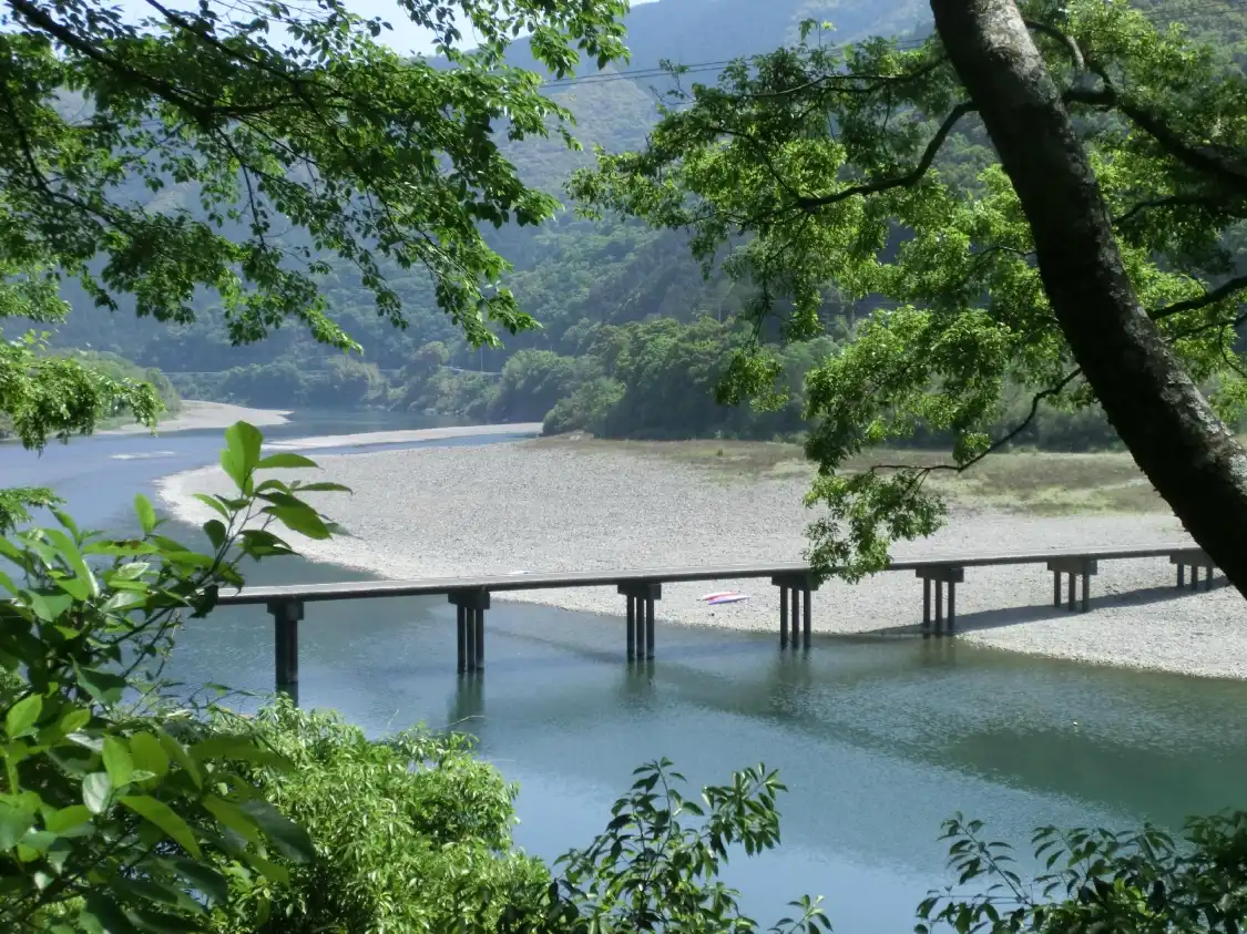 Kachima Chinka Bridge附近的飯店