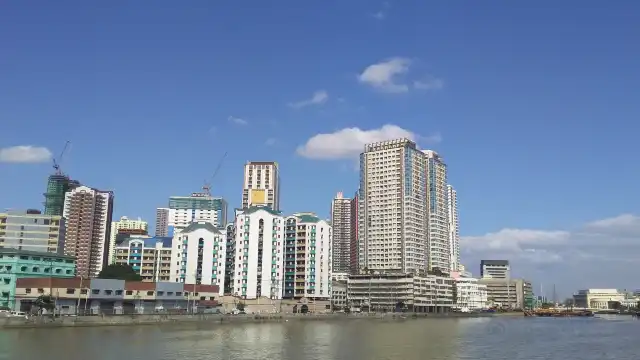 Hotels near Pasig River