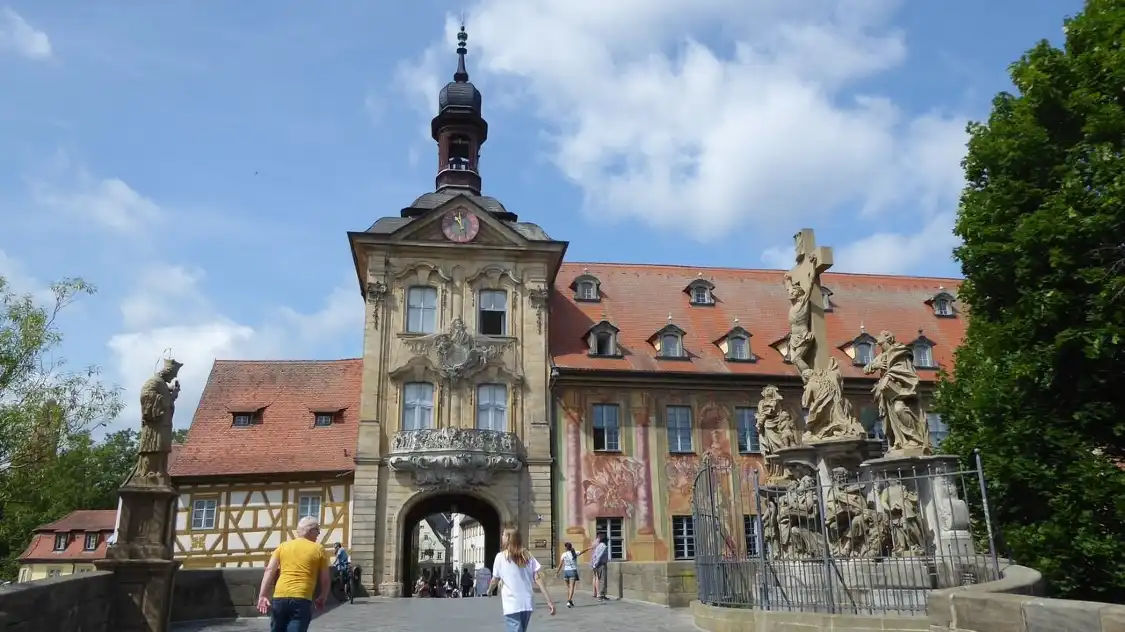 Hotel dekat st.Johannes Nepomuk Figur