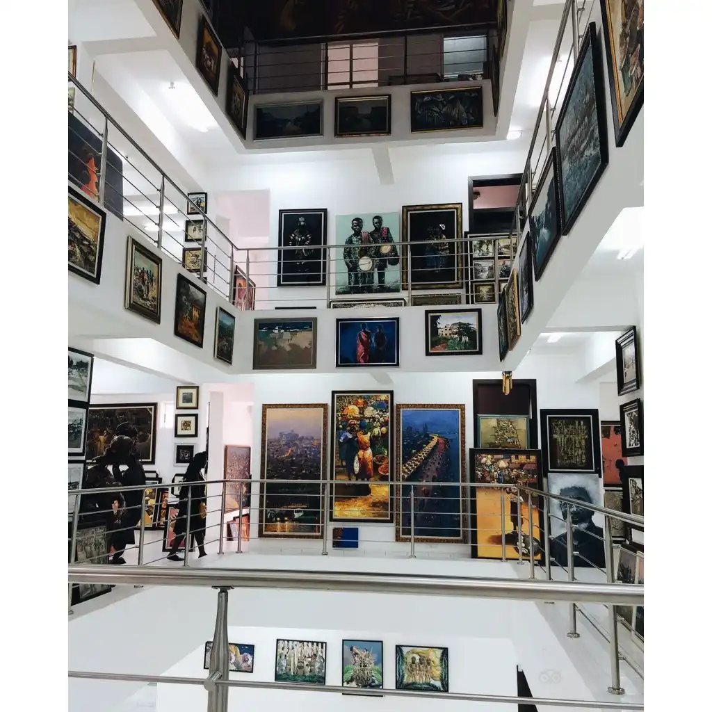 Hotels near Nike Art Gallery