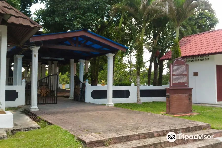 Kuala Berang Memorial Inscription