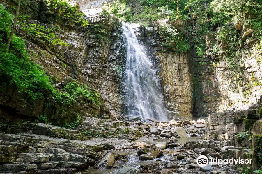 Maniava waterfall