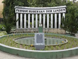 Parque Ruber Van Der Linder （Pau Pombo）