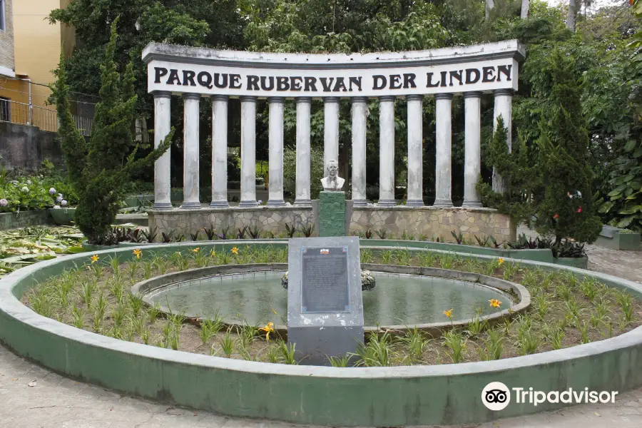 Ruber Van Der Linden Park