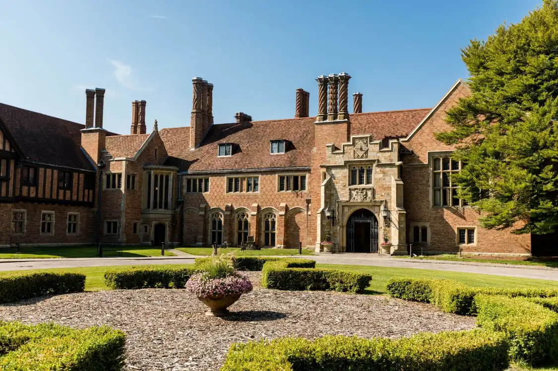Hotels near Meadow Brook Hall