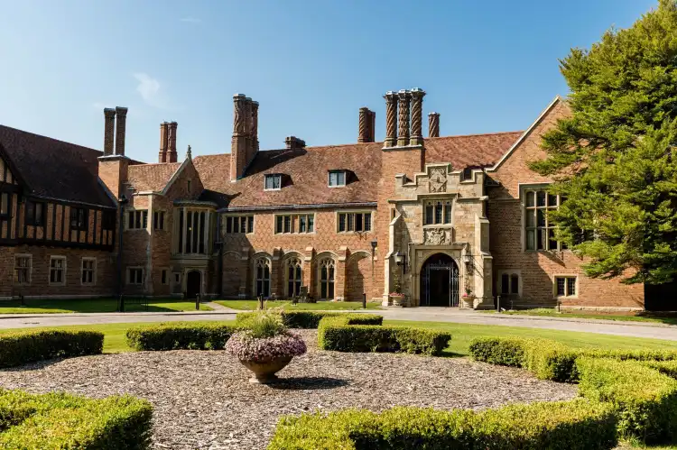 Các khách sạn gần Oakland University