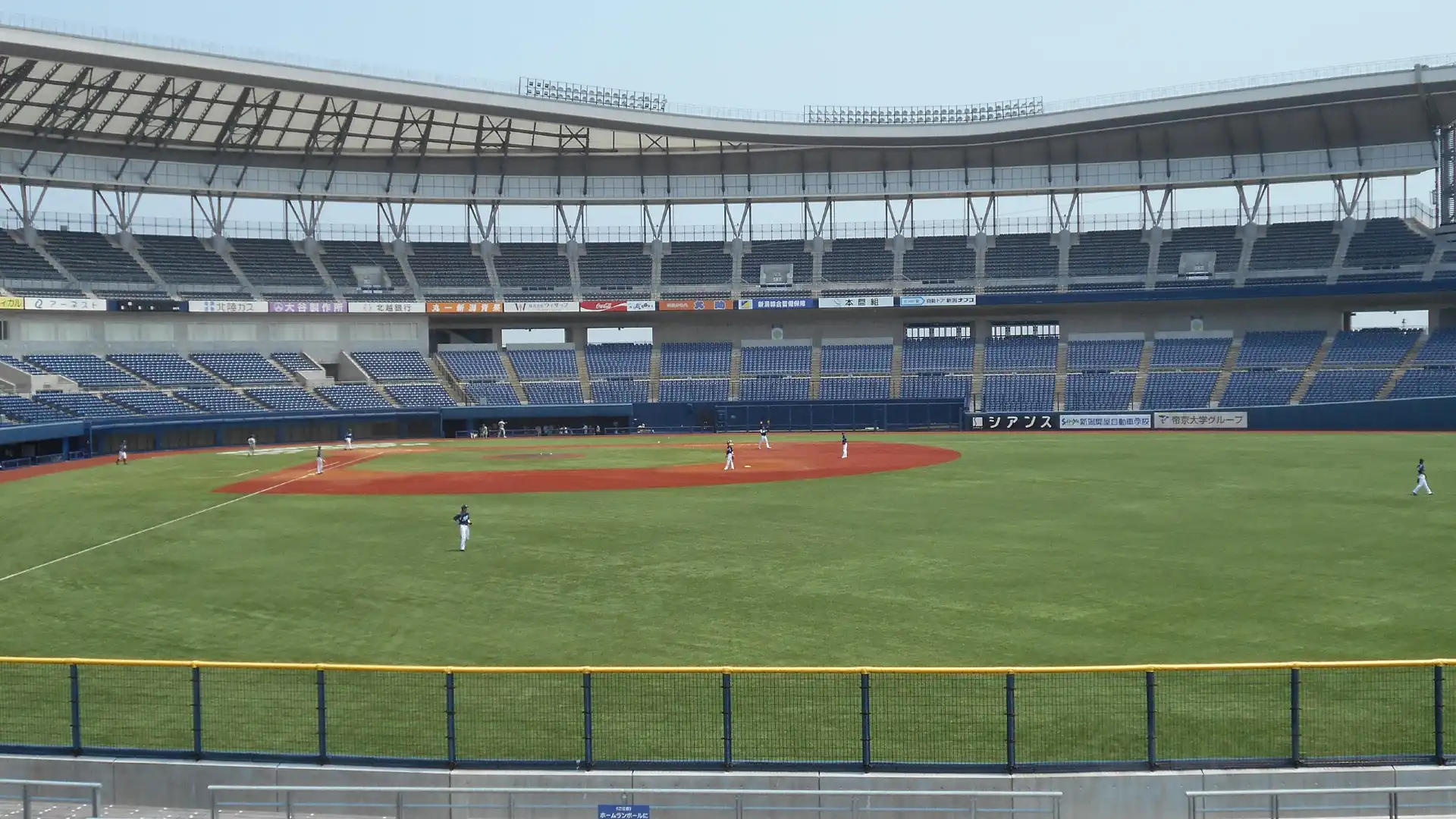 HARD OFF ECOスタジアム新潟周辺のホテル