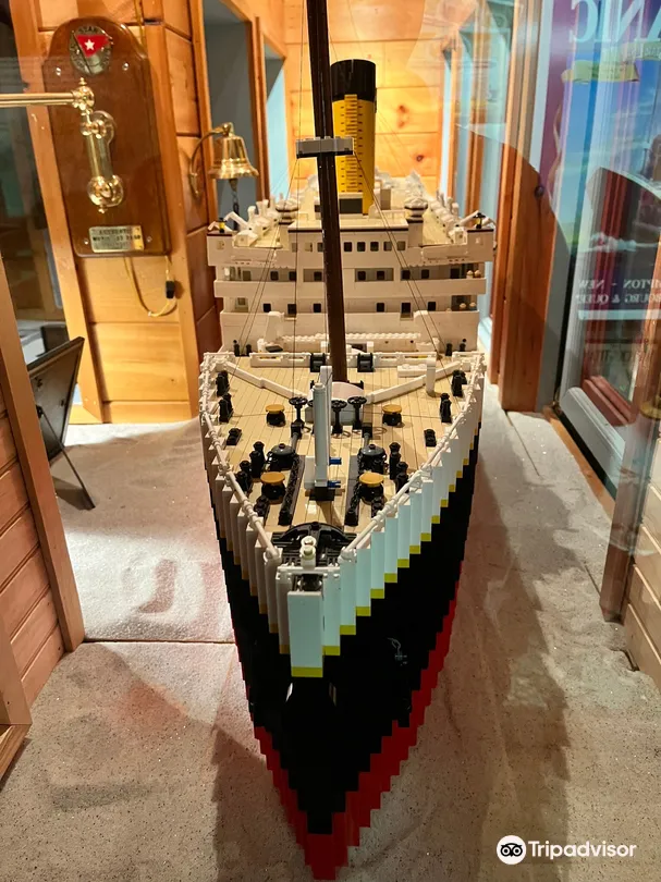 2_Wax World of the Stars