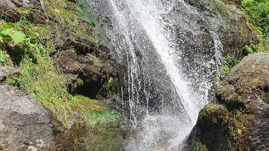Lotrisor Waterfall