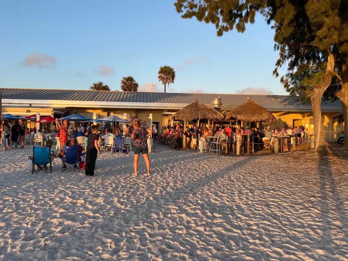 Hotels near Manatee Beach Park