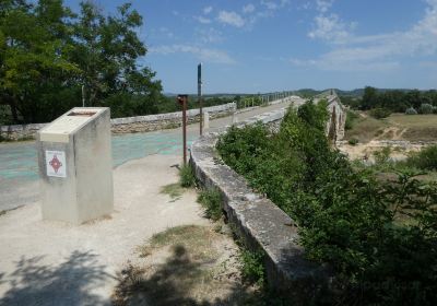 Pont Julien